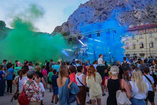 Omiš: Doček HMNK Olmisum