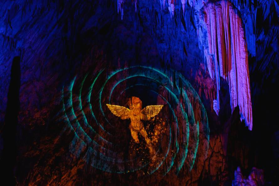 Spektakularne Žive Jaslice u Postojnskoj jami duge su 5 km i uprizoruju 18 biblijskih prikaza