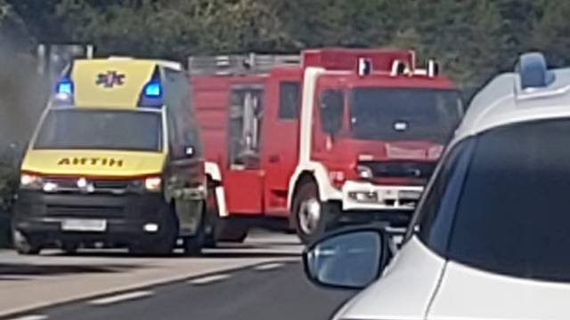 VIDEO Prometna nesreća kod Sinja: Sudjelovalo je pet auta