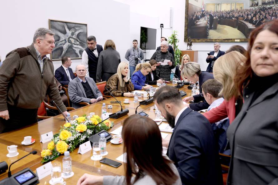 Zagreb: Plenkovic odborima predstavio Alena Ružića, kandidata za novog ministra rada, mirovinskog sustava, obitelji i socijalne politike