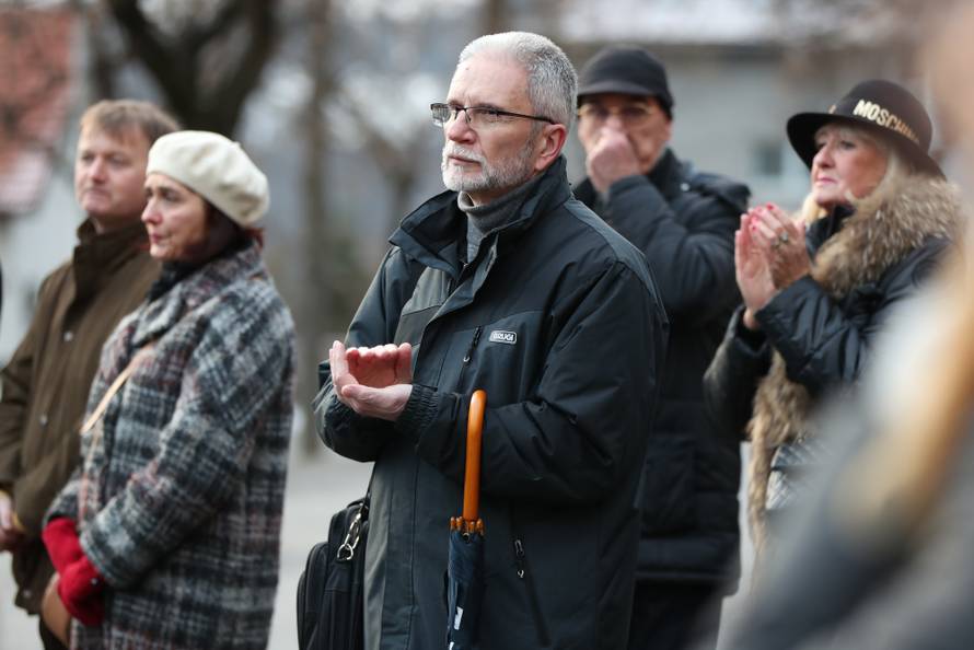 Oproštaj od oca uz tamburaše: Marko je jedva susprezao suze