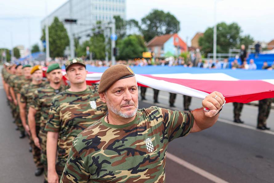 Zagreb: Generalna proba svečanog vojnog mimohoda