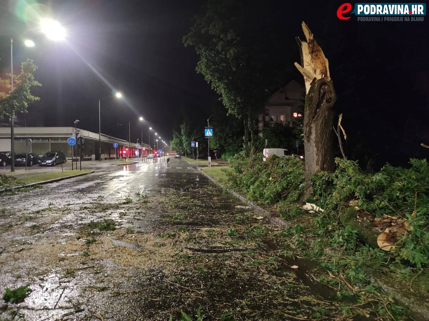 FOTO Kaos u Koprivnici: Snažna oluja poharala grad, poplavili podvožnjaci, vjetar rušio stabla