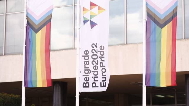Beograd: Podizanjem zastave ispred Palate Srbije otvoren Europrajd 2022.