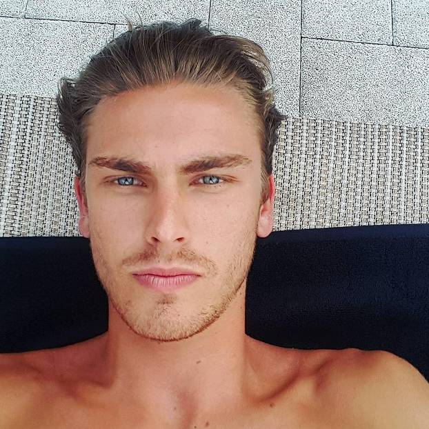 FOTO Sjećate se slatkog dječaka s Kinder čokolade? Matteo je danas uspješni ljepotan...