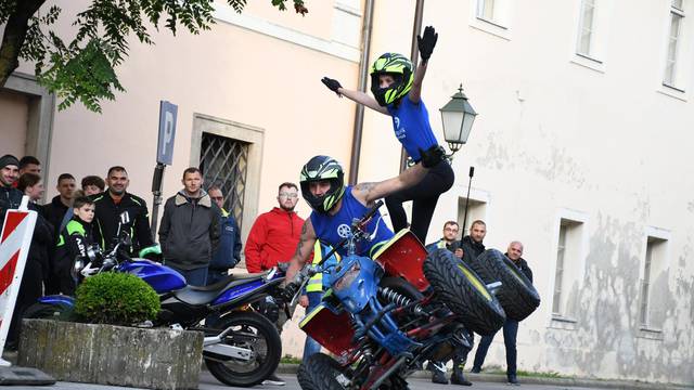 Bjelovar: Po prvi put, sudionici Budnice izveli su akrobatski moto stunt show, sudjelovao je i Dejan Špoljar