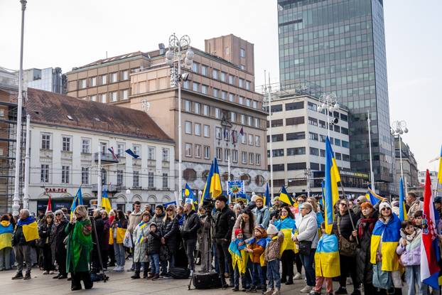 Zagreb: Skup podrške Ukrajini i ukrajinskom narodu na Trgu bana Josipa Jelačića