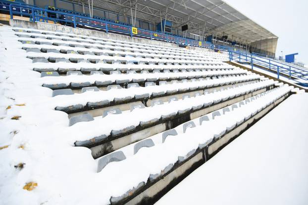 Kopivnica: Stadion Ivan Kušek Apaš osvanuo pod snježnim pokrivačem