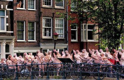 Amsterdam: Spencer Tunick slikao 2000 golaća 