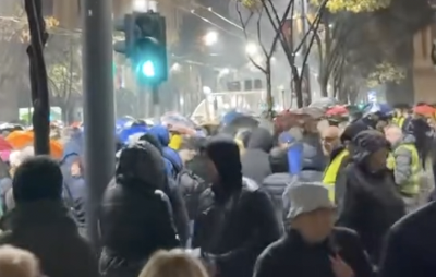 VIDEO Prosvjed u Beogradu zbog tragedije u Novom Sadu: 'To nije nesreća, ubijeni su...'