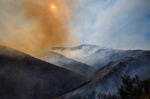 Veliki šumski požar u okolici Planog