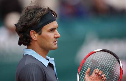 Izgubio od kolege: Rogera Federera izbacio Wawrinka