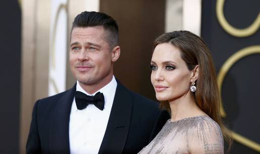 Brad Pitt nosio je dijamantne gumbe koje je dizajnirala Angie