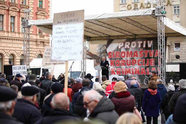 Zagreb, Prosvjed umirovljenika protiv siromaštva, korupcije i kriminala na glavnom gradskom Trgu
