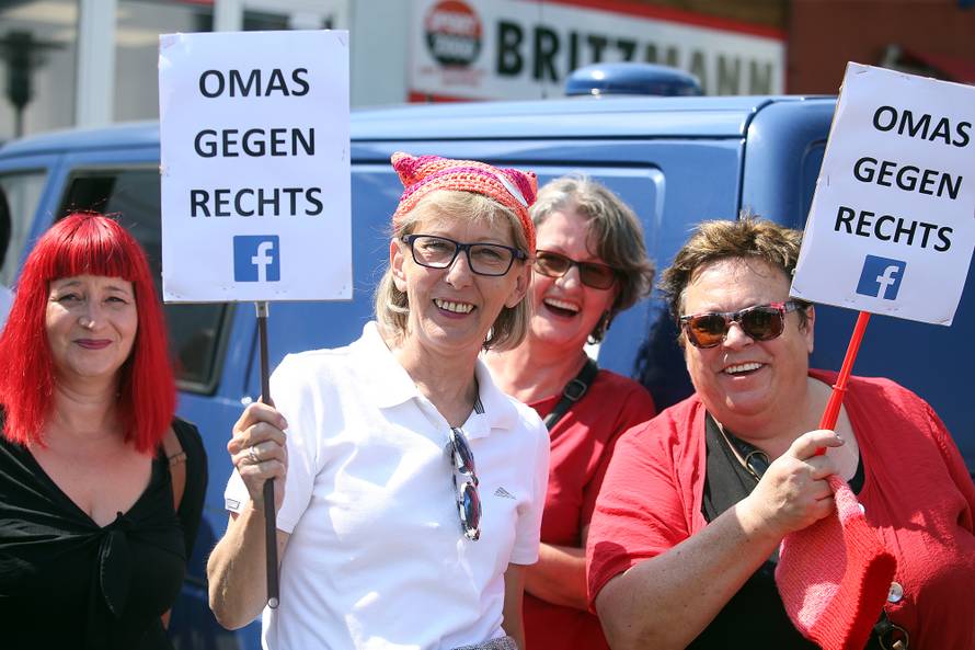 Jandrokovića izviždali: Ovdje smo da odamo počast žrtvama