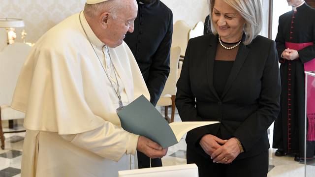 ITALY - POPE FRANCIS  RECEIVES IN PRIVATE AUDIENCE MRS BORJANA KRISTO PRESIDENT OF THE COUNCIL OF MINISTERS OF BOSNIA AND HERZEGOVINA AT THE VATICAN - 2023/4/3