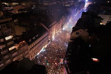 Pogled iz zraka na do&ccaron;ek nogometne reprezentacije BiH u Sarajevu