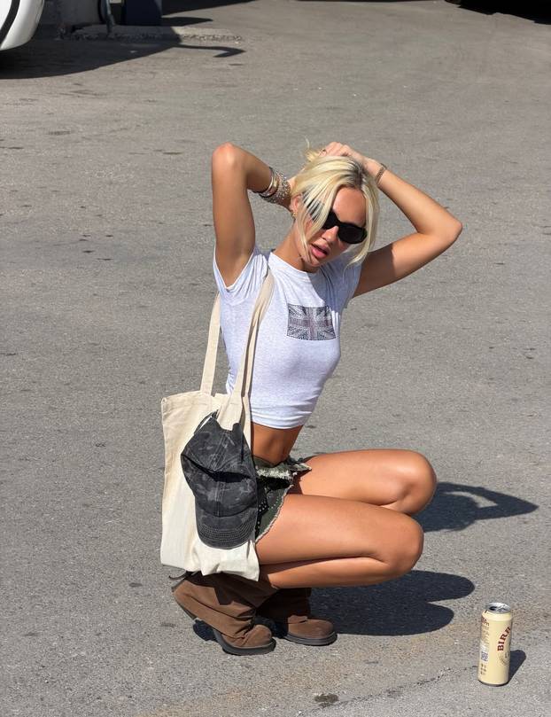 FOTO Natjecala se za Miss: Ova Albanka izgleda kao živa lutka!