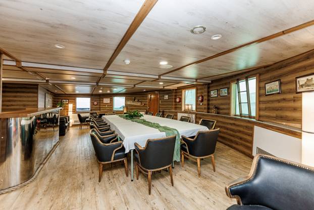 FOTO Zavirite u prvi brod-hotel u Hrvatskoj: Noćenje na ovom brodu u Rijeci ima posebnu čar