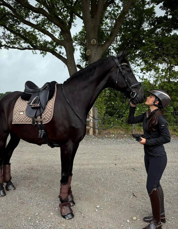 FOTO Kći slavnog nogometaša obožava konje i jahanje. Proslavila se na 'Otoku ljubavi'