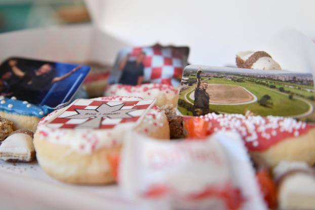 Zagreb: U prvom donut baru Crofna prodaju se krafne s Thompsonovim likom