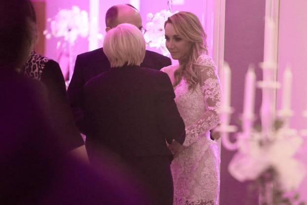 ARHIVA - 2014. Vinkovci: Svadbena sve?anost Dubravke Dujak i Tonyja Cetinskog