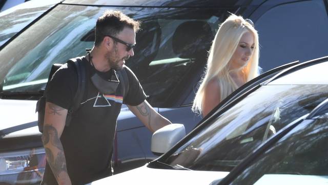 *PREMIUM-EXCLUSIVE* New Couple Alert?!  Brian Austin Green steps out with Courtney Stodden during a lunch date!