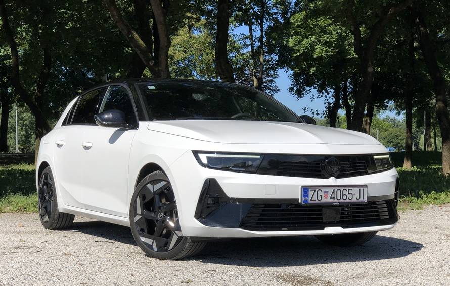 Opel Astra GSe