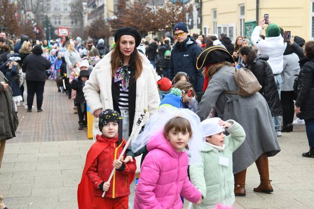 Bjelovar: Gradski Mali fašnik okupio oko tisuću maskiranih sudionika