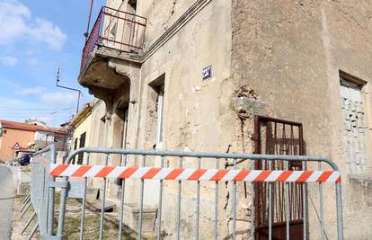Osnovna škola u Krku nema nastavu u petak zbog dodatnih pregleda zgrada nakon potresa