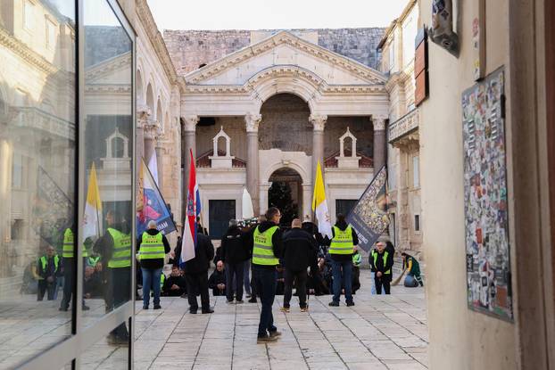 Split: Molitelji na Peristilu okupili su se i ove prve subote u mjesecu