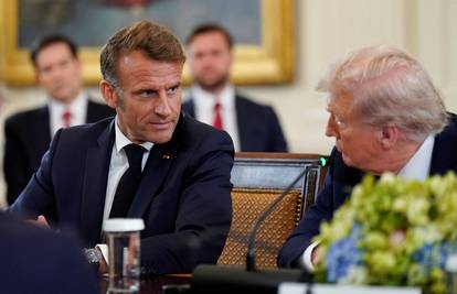 Mikrofon ulovio Trumpa dok je šaptao Macronu: 'Putin želi dogovor, koliko god ludo bilo'