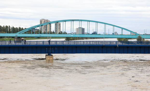 Sava se u Zagrebu izlila iz korita