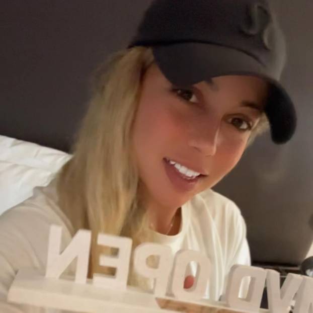 FOTO Tko je tenisačica čija je fotka u toplesu šokirala svijet?