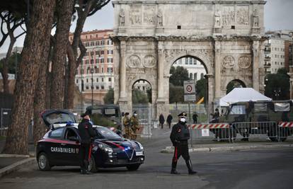 Šok u Rimu! Pas pao s trećeg kata i teško ozlijedio trudnicu