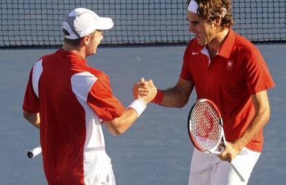 Federer i Wawrinka ušli u polufinale turnira parova