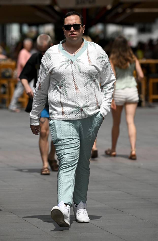 Zagreb: Jan Pance prošetao centrom grada