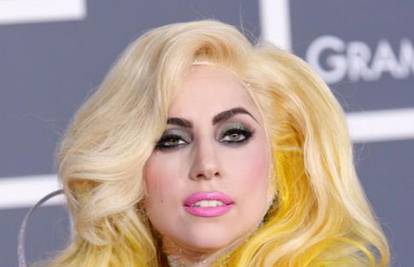 Boji se za život: Tjelohranitelj uz Lady GaGu dok ona spava