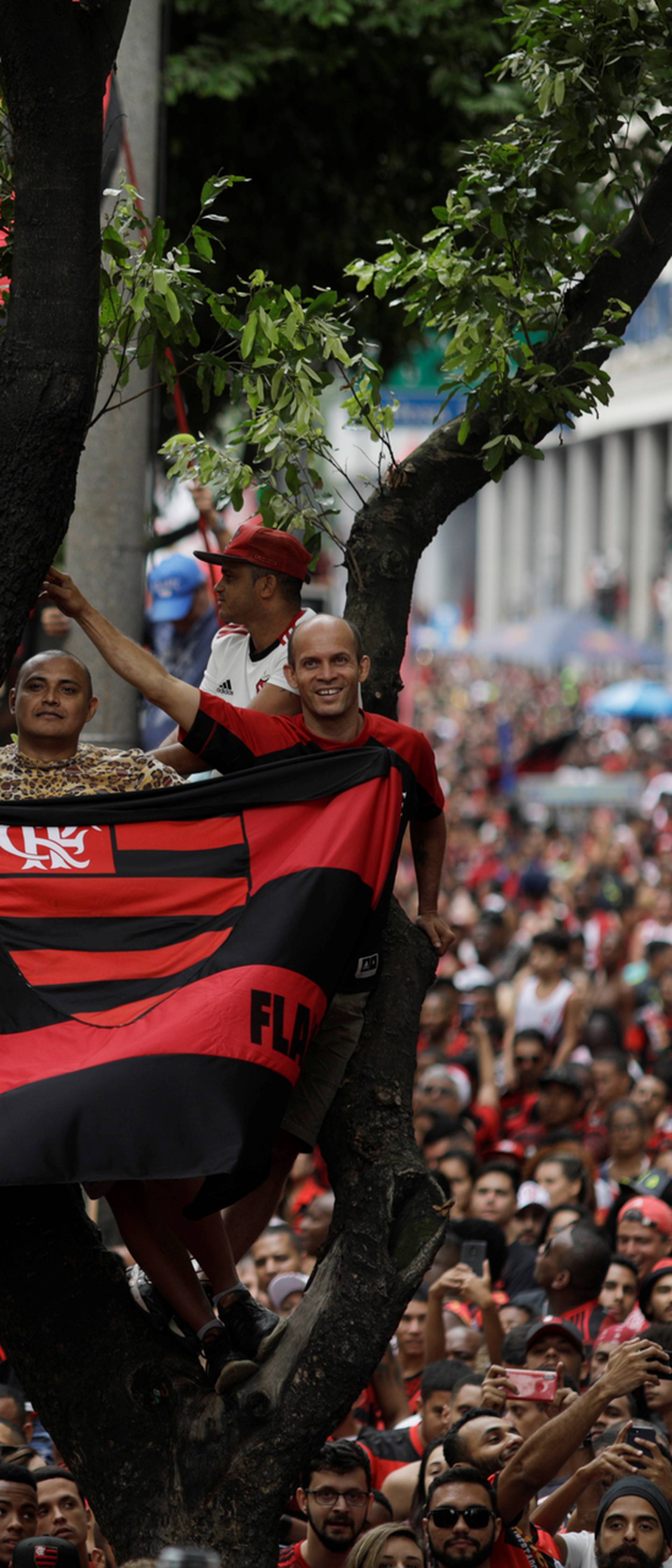 Lude scene u Riju: Rijeke ljudi slavile Flamengo pa izbio kaos