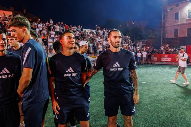 Split: Igrači Hajduka posjetili su Torciida kup
