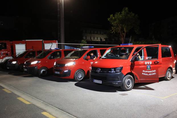 Zagrebači vatrogasci krenuli prema Tučepima u pomoć pri gašenju požara, ispratio ih Tomašević