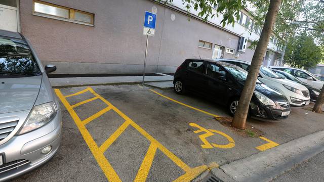 Parkirno mjesto za invalide