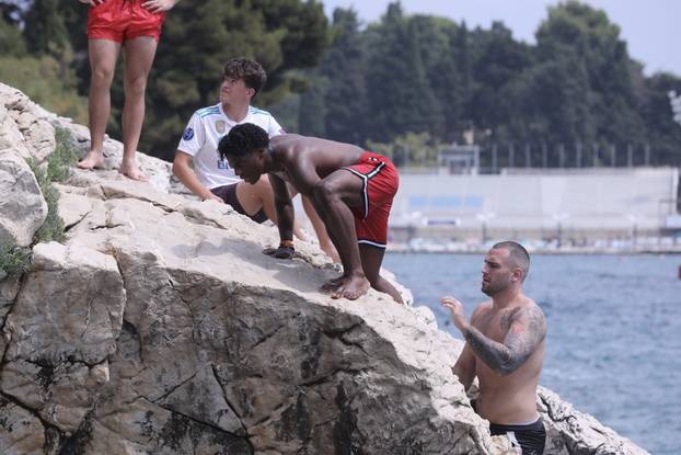 Split: Najpopularniji svjetski streamer IShowSpeed skakao je u more na splitskoj pla&zcaron;i Je&zcaron;inac