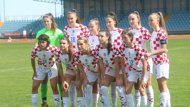 Karlovac: Nogometna utakmica žene U-19, Island-Hrvatska