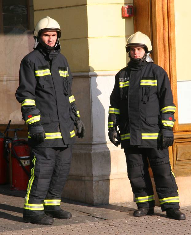 ARHIVA -  Tristotinjak osoba okupilo se na Jelačićevom trgu tijekom skupa podrške Gotovini