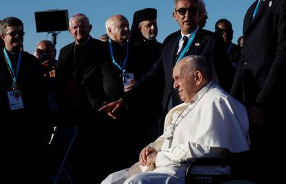 Papa Franjo osudio 'ratoborni nacionalizam': Treba prihvatiti one koji bježe pred ratom i gladi