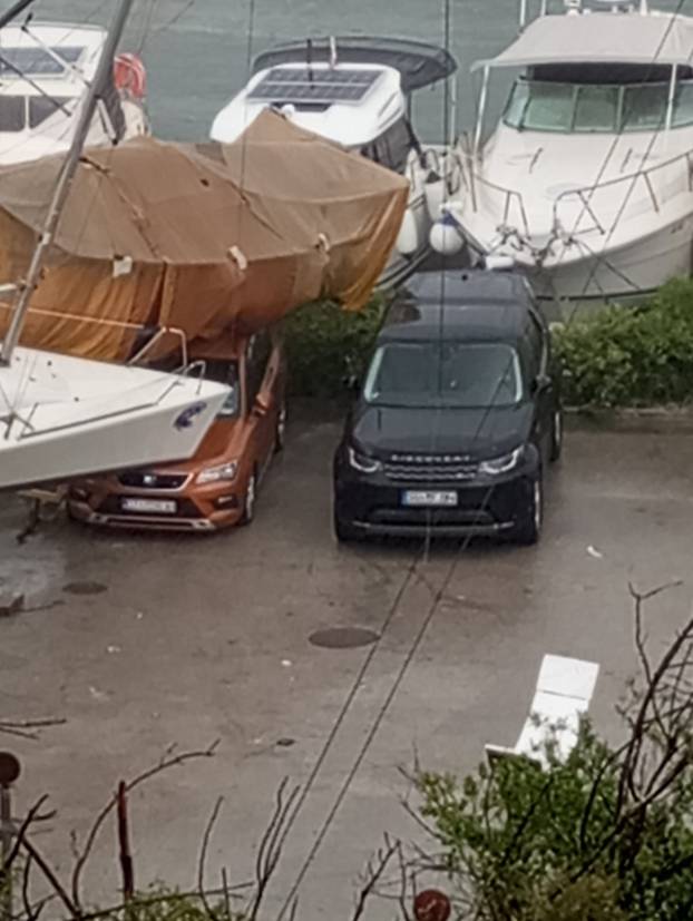 FOTO Split kao nakon tornada! Ovo je prognoza za danas: Za tri regije upalili alarm zbog oluje