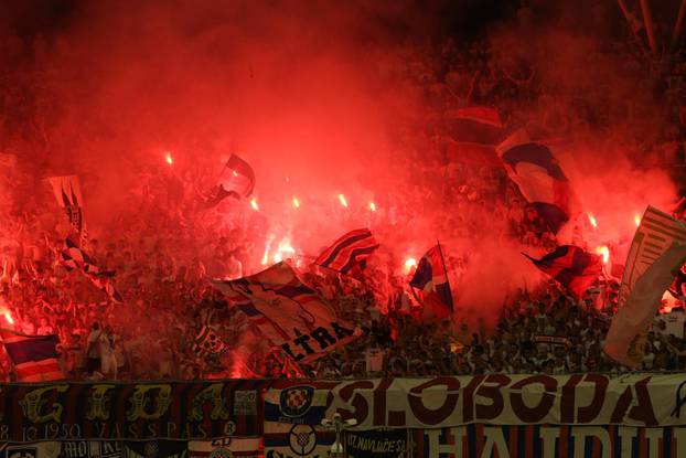 Navijači na susretu Hajduka i PAOK-a u 3. pretkolu Konferencijske lige