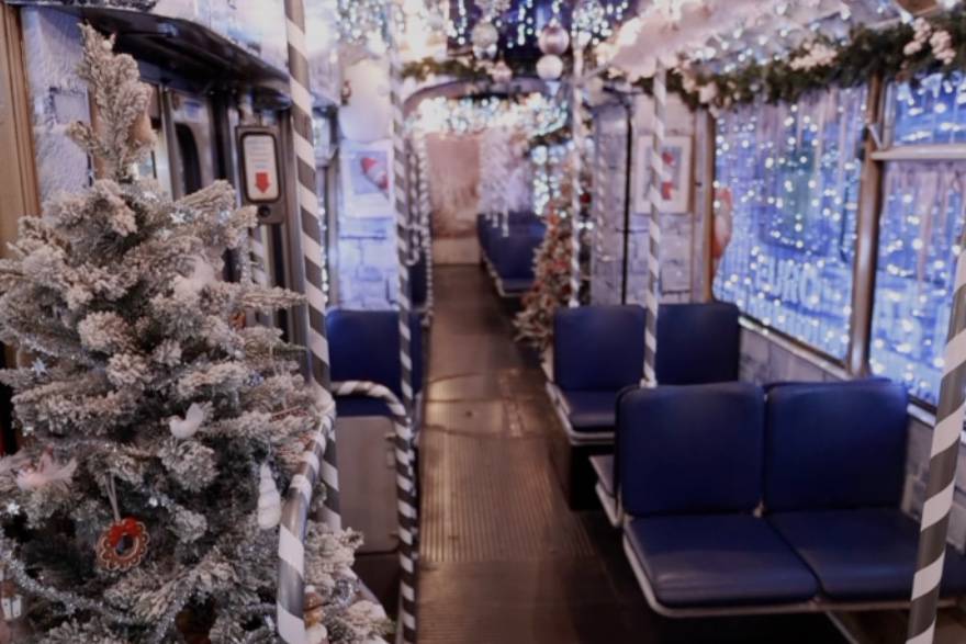 Osijek: Tvrtka GPP uredila je dva tramvaja u sklopu novogodišnjih i božićnih blagdana
