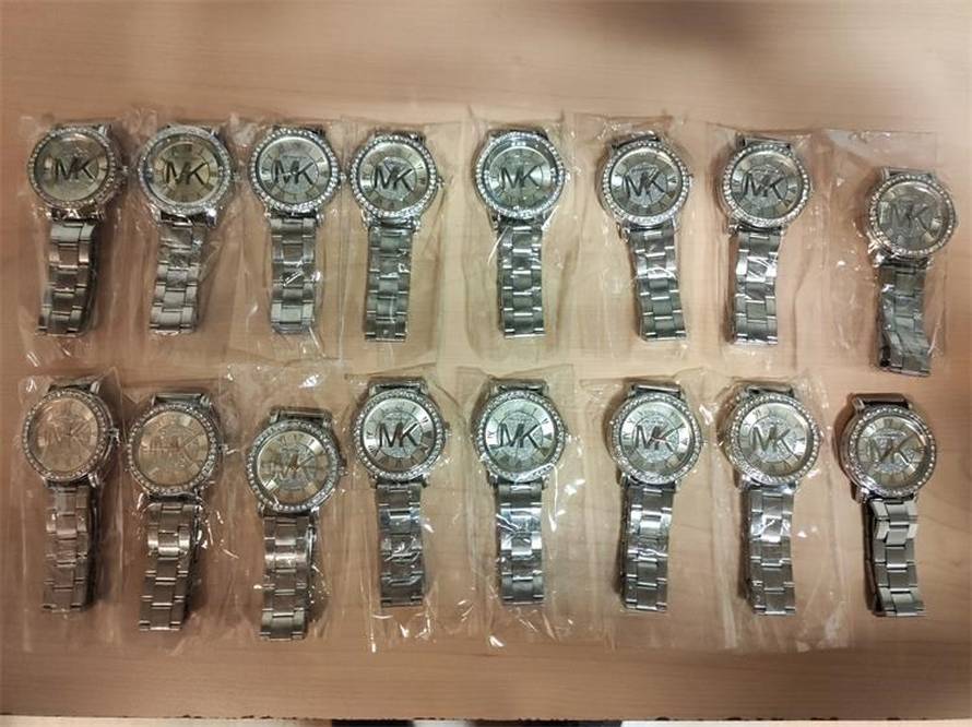 U Velikoj Gorici pronašli 16 lažnih satova Michael Kors